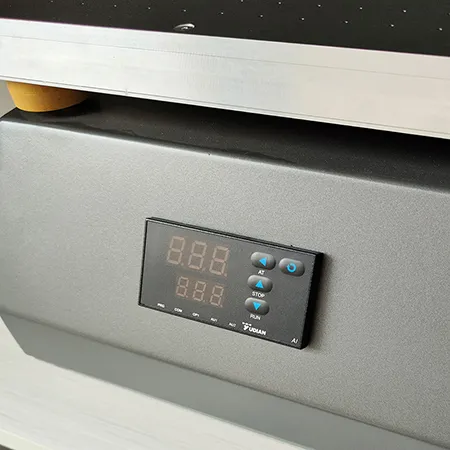 150℃までの広範囲温度制御（±0.5°C）